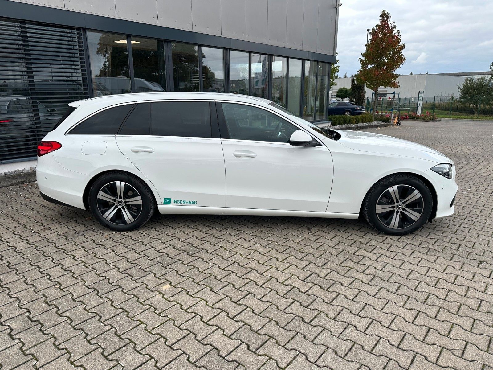 Fahrzeugabbildung Mercedes-Benz C 220 T d Avantgarde Navi AHK