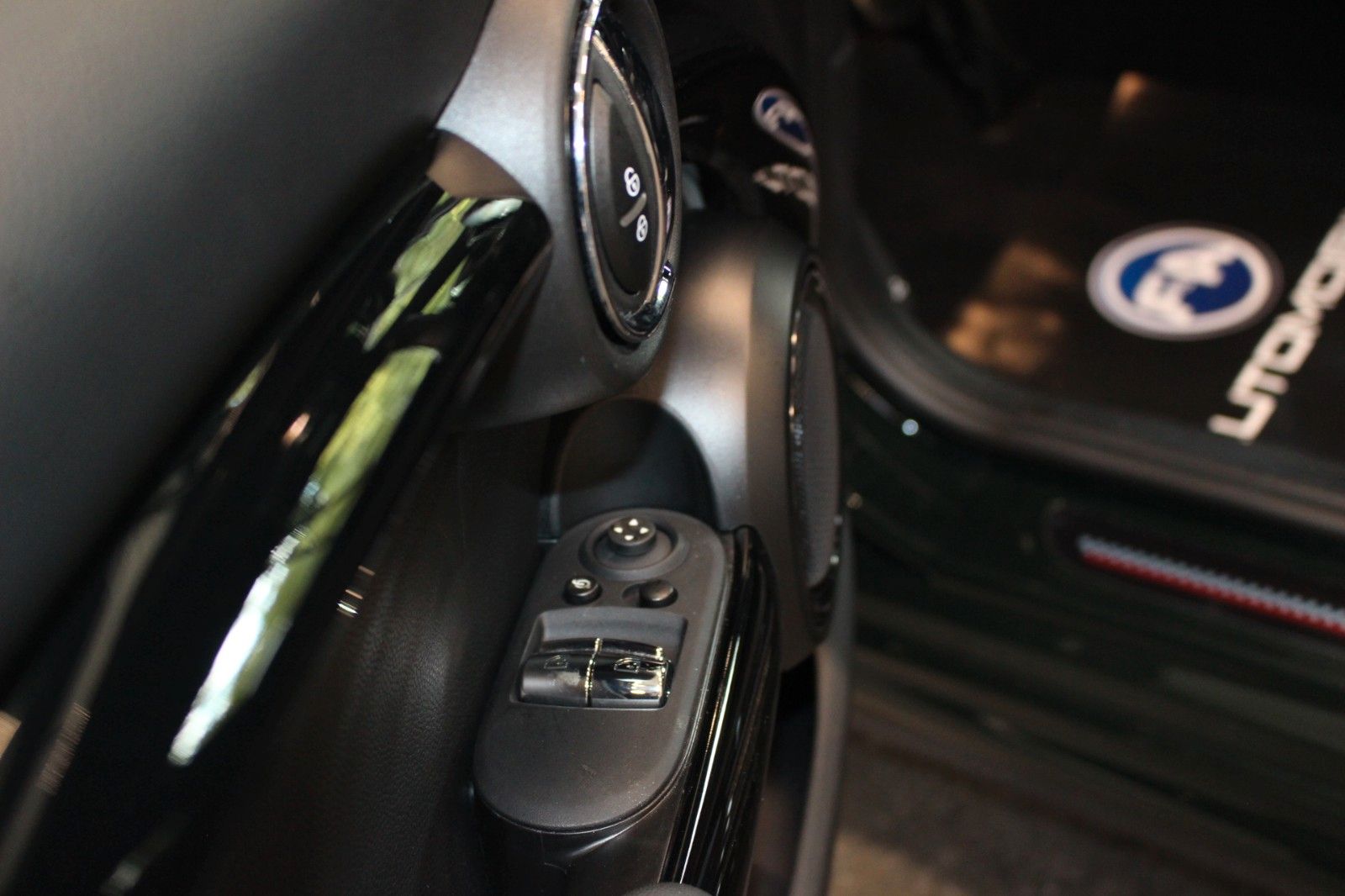 Fahrzeugabbildung MINI John Cooper Works Trim R.Kamera+Navi+AppleCar