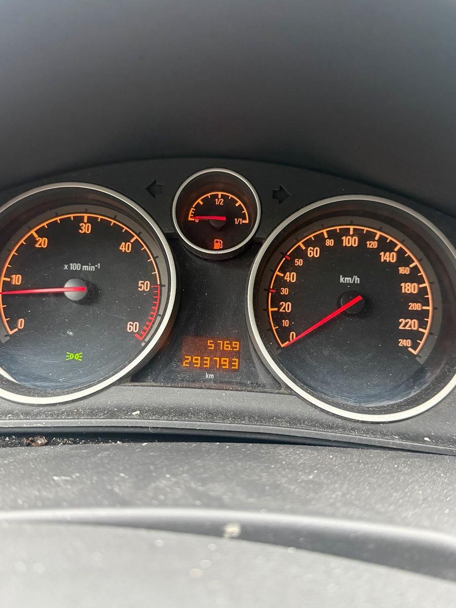 Opel Astra 2009 — photo 5