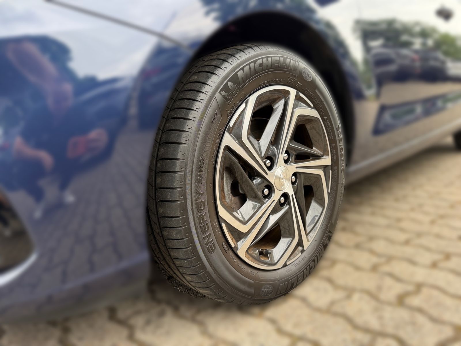 Fahrzeugabbildung Hyundai i30 1.5 T-GDI Intro Edition Navi LED Mild-Hybrid
