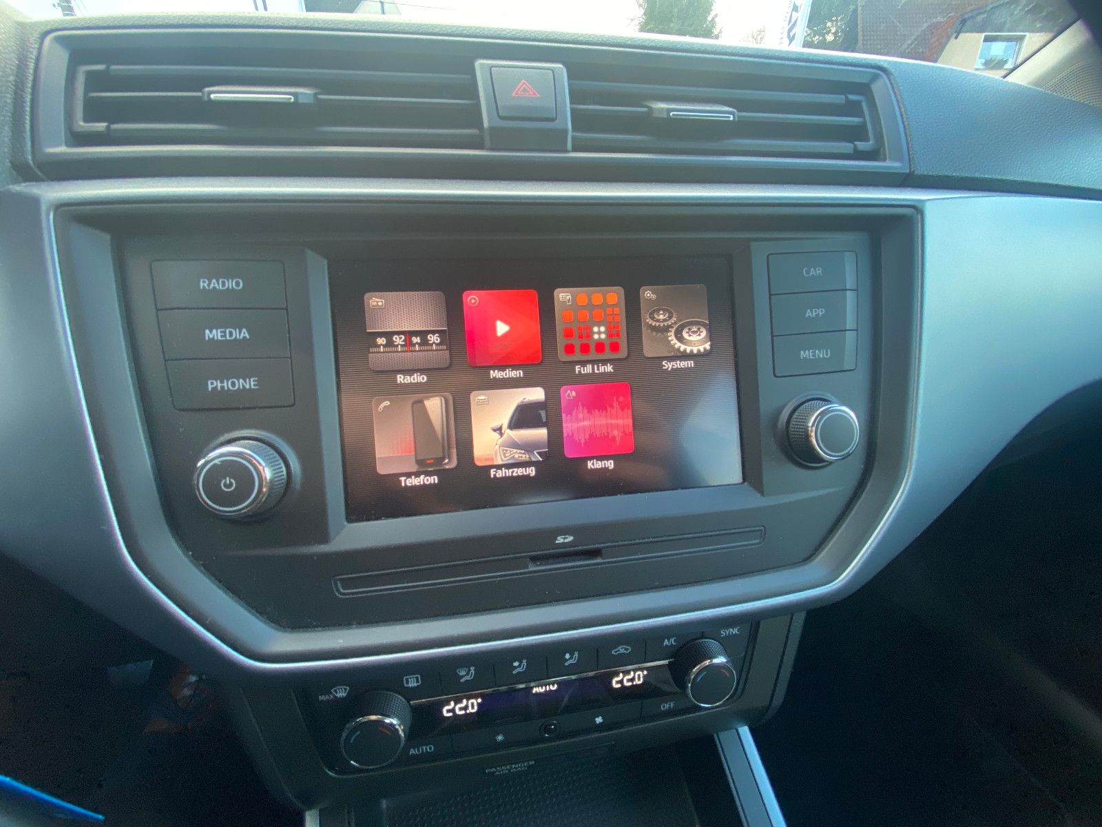 Fahrzeugabbildung SEAT Arona Style 1,0 TSI *Sitzhz. *FullLink *PDC hi.