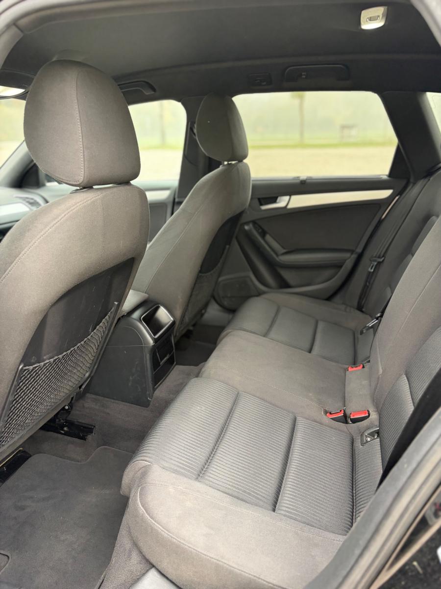 Audi A4 2011 — photo 9