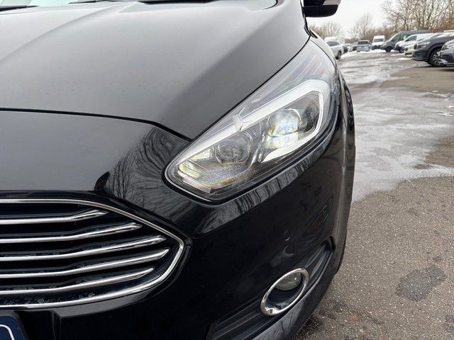 Fahrzeugabbildung Ford S-MAX 2.0Eco Boost Titanium PANO+LED+PARKLENK+AC