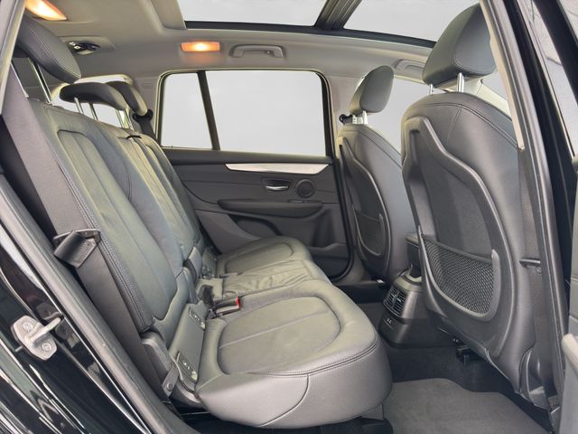 Fahrzeugabbildung BMW 220i Grand Tourer Pano+Kamera+Leder+Head-Up+HiFi