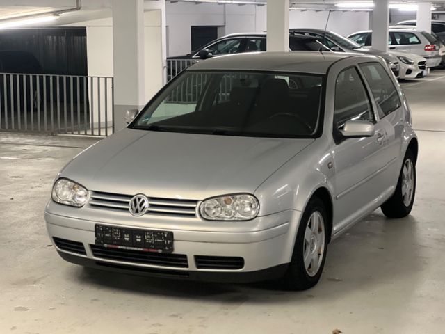 Volkswagen Golf 1.6 Auto  Tüv Neu