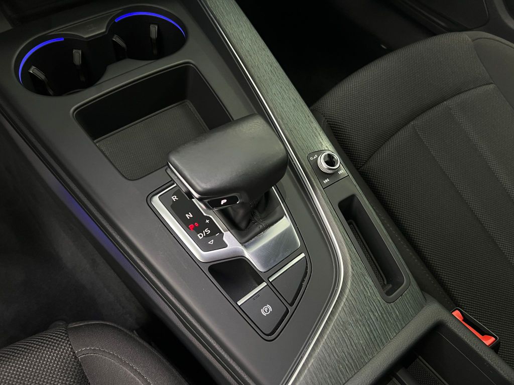 Audi A4 35 TFSI advanced*S-tronic*MATRIX*ACC*MMI*