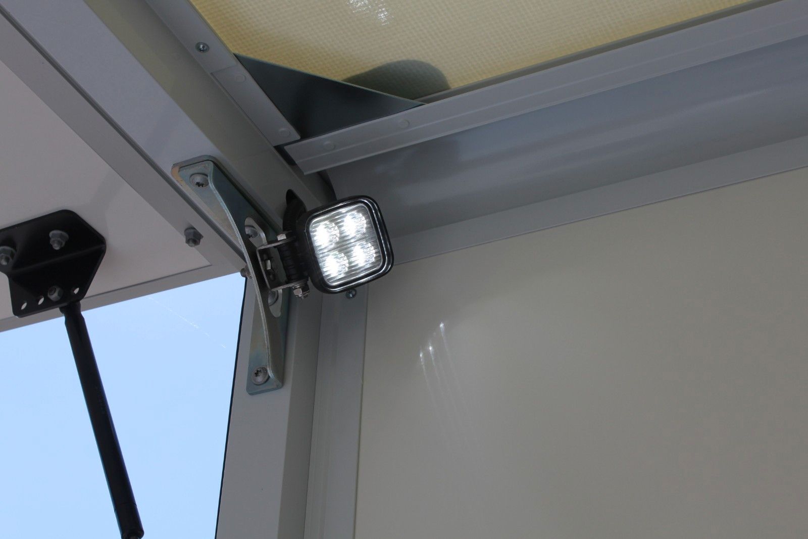 Fahrzeugabbildung Iveco Daily Koffer/LBW 35S16HA8