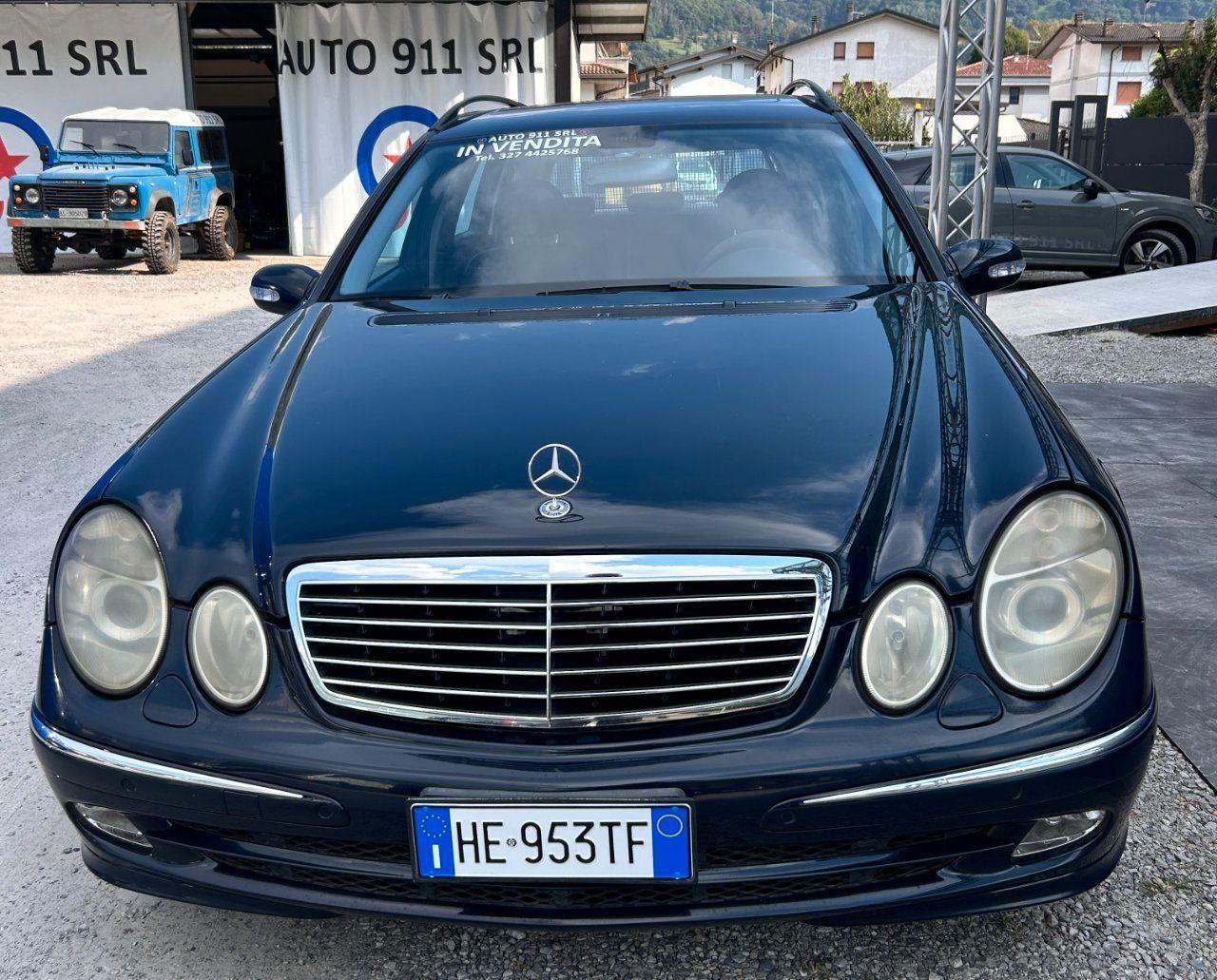 Mercedes-Benz E270 2004 — rear view