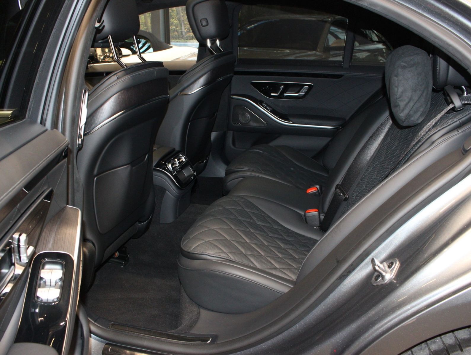Fahrzeugabbildung Mercedes-Benz S 500 4Matic AMG Line Pano*Burmester*HUD