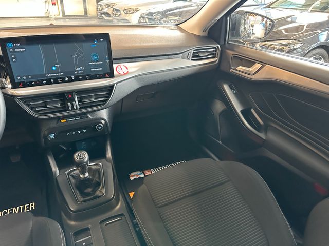MYAUTOCENTER – Gebraucht- und Jahreswagen mit Werkstattservice in Pfaffenhofen Ford Focus *KEYLESS*ACC*NAV*1-HAND*2-ZONEN*