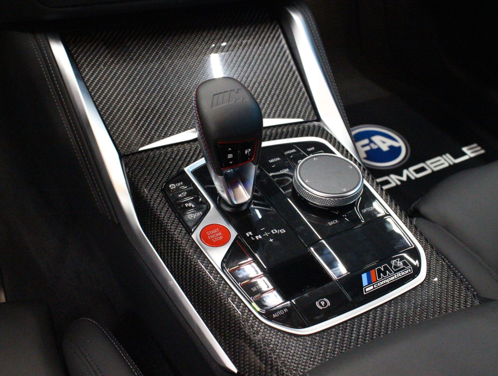 Fahrzeugabbildung BMW M4 Coupe M xDrive Competition HUD*Laser*360°