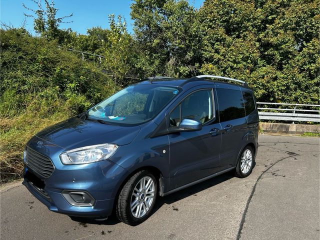 Ford Tourneo Courier Titanium Hochdachkombi