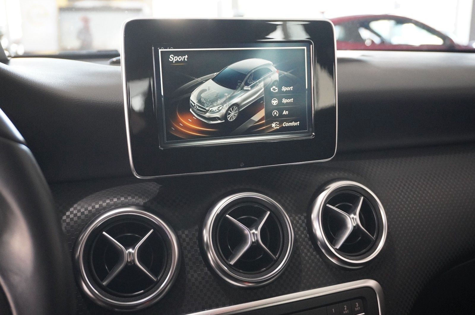Fahrzeugabbildung Mercedes-Benz A 180 CDI URBAN KLIMA/SHZ/PDC/TEMP./SPORT/AHK