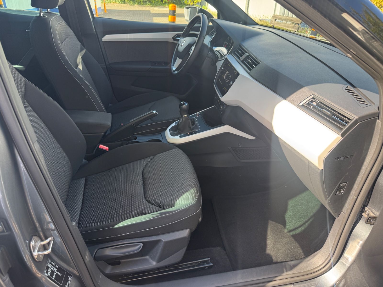 Fahrzeugabbildung SEAT Arona Xcellence LED+Navi+ACC+Lane