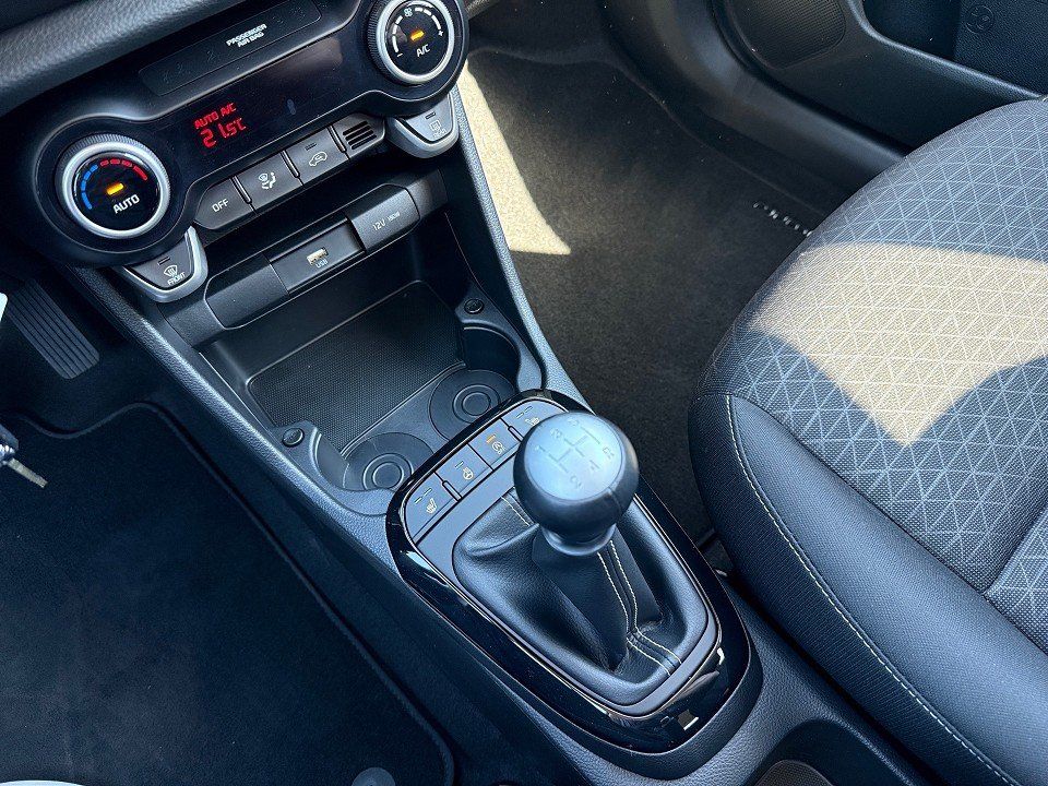 Fahrzeugabbildung Kia PICANTO 1.0 DREAM TEAM 1HD NAV+SHZ+CARPLAY+KAMER