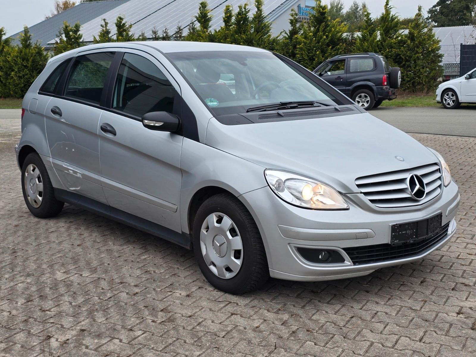 Mercedes-Benz B170 2007 — interior