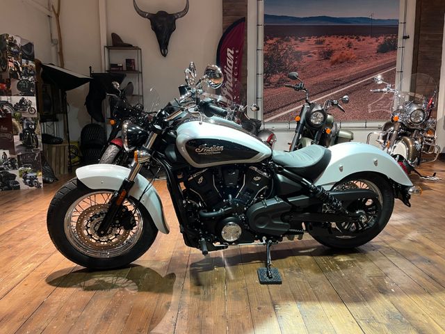 Indian Scout  Classic "Limited & Tech"  EUR 500/3,99 %