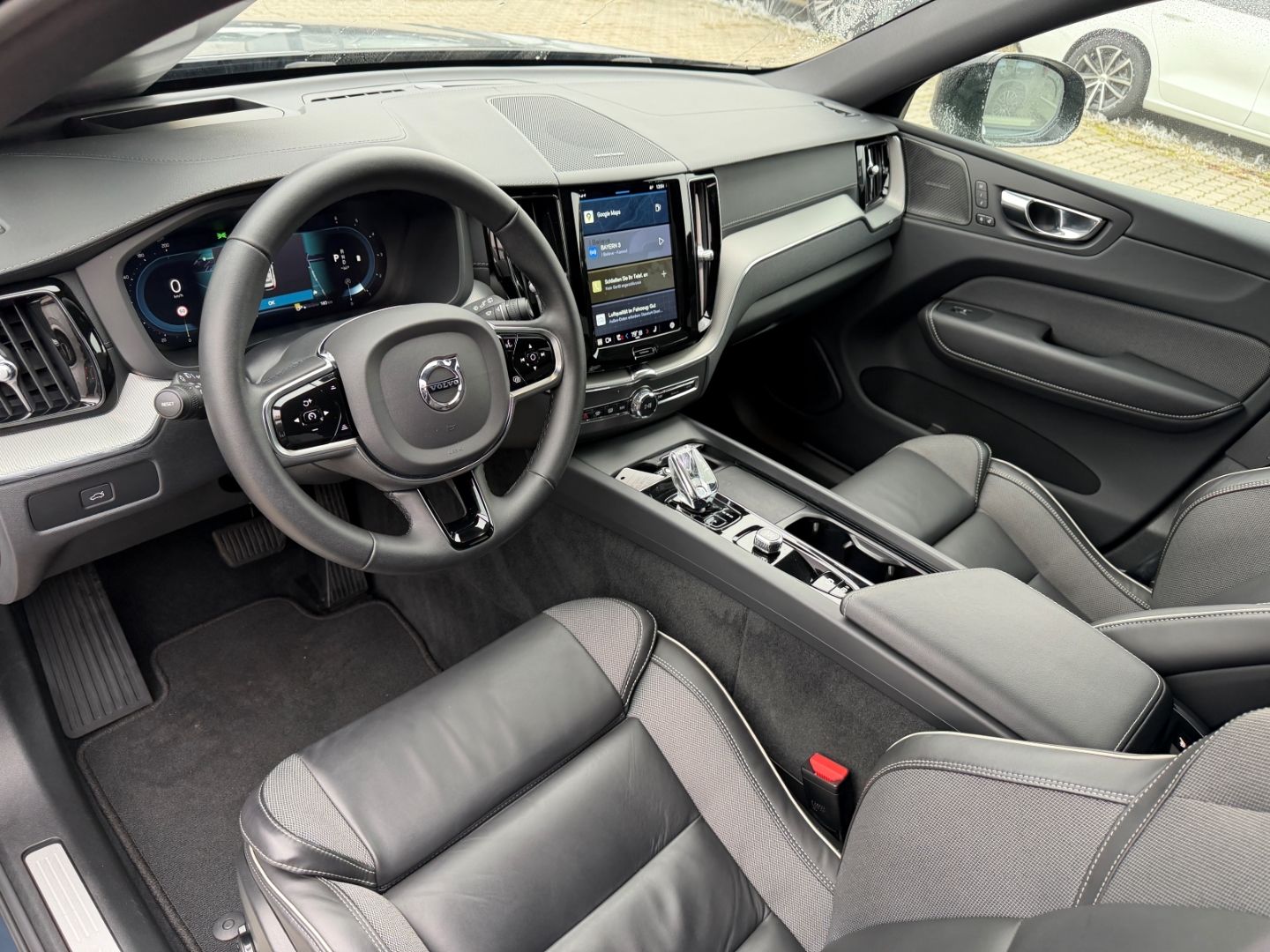 Volvo XC60 B4 Ultimate Dark AWD HUD Leder Digitales Co imagem 3