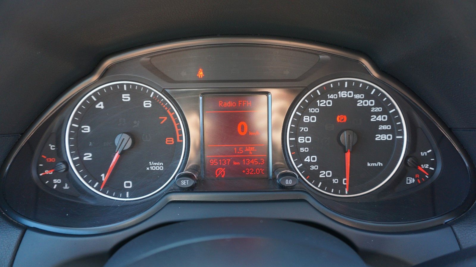 Fahrzeugabbildung Audi Q5 2.0 TFSI  quattro, Leder, SHZ, 8 fach bereift