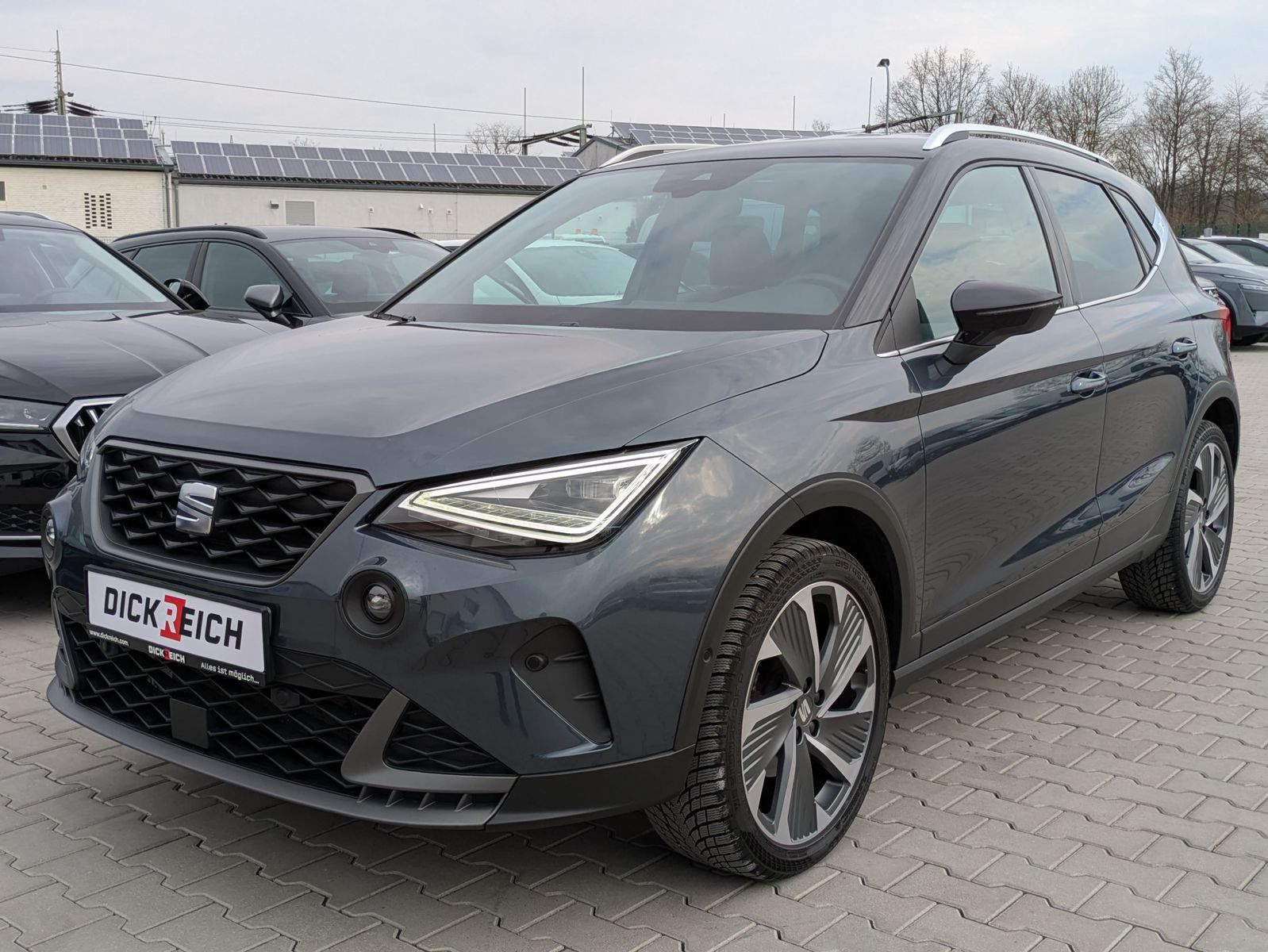 Fahrzeugabbildung SEAT Arona 1.0 TSI FR DSG AHK*ACC*LED*APP*DAB*KAMERA