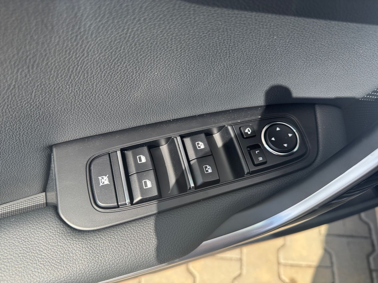 Fahrzeugabbildung Kia CEED_5 1.0T 48V DCT 100 ULTIMATE STY JBL    JUNI