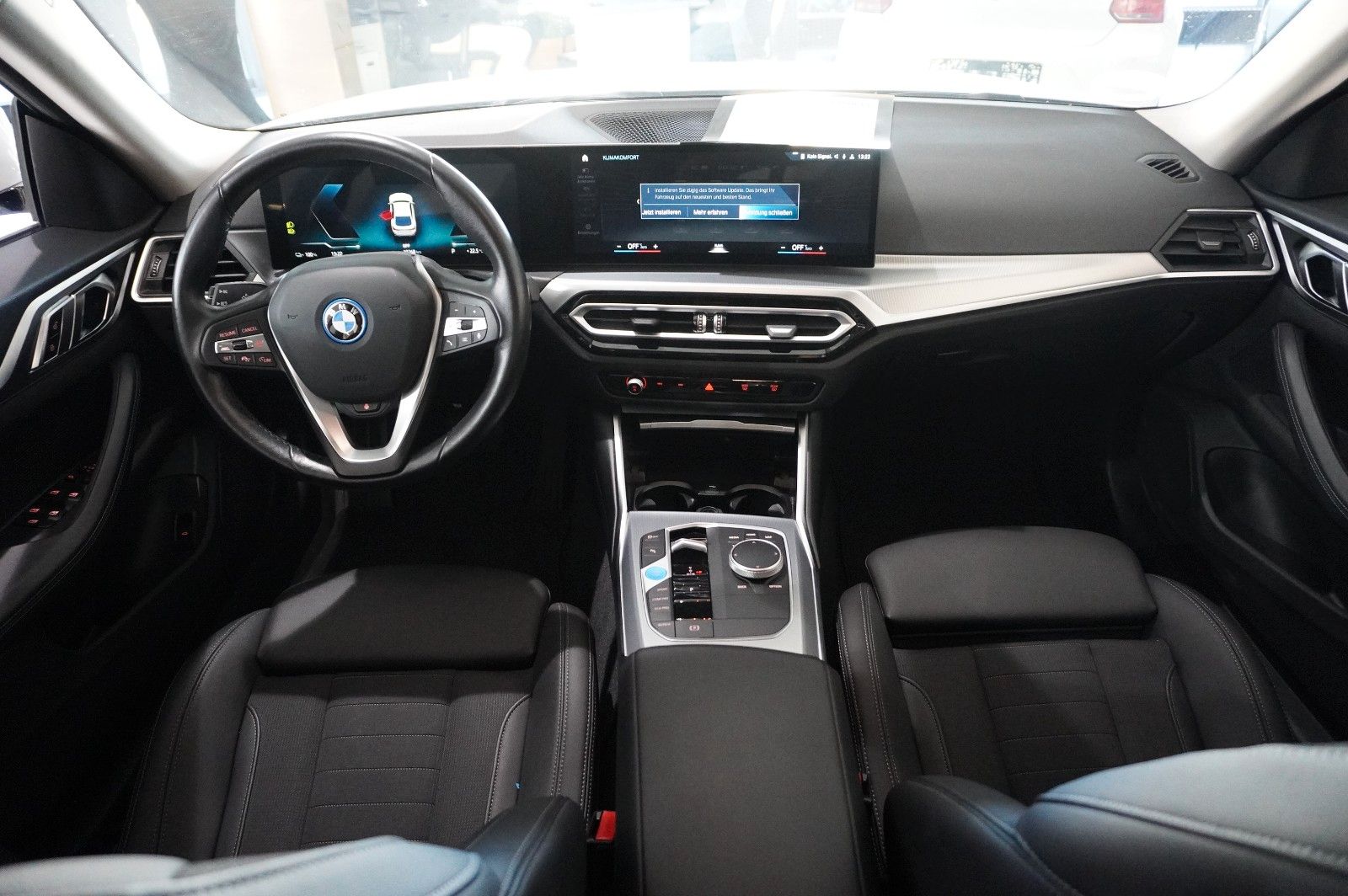Fahrzeugabbildung BMW i4 Gran Coupe 35 eDrive 70KWH NAVI/KAMERA/SPORT