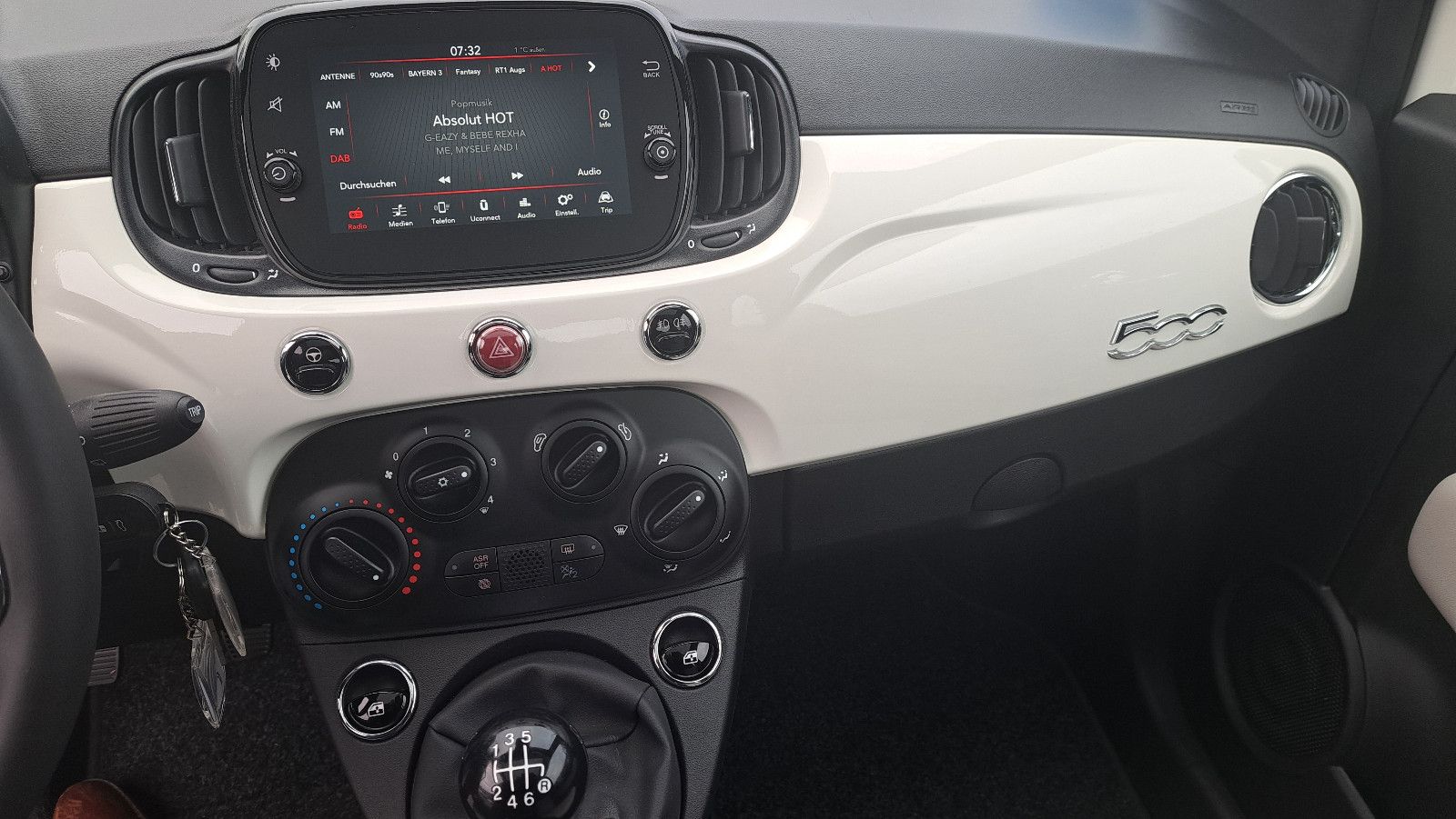 Fahrzeugabbildung Fiat 500 Dolcevita Hybrid