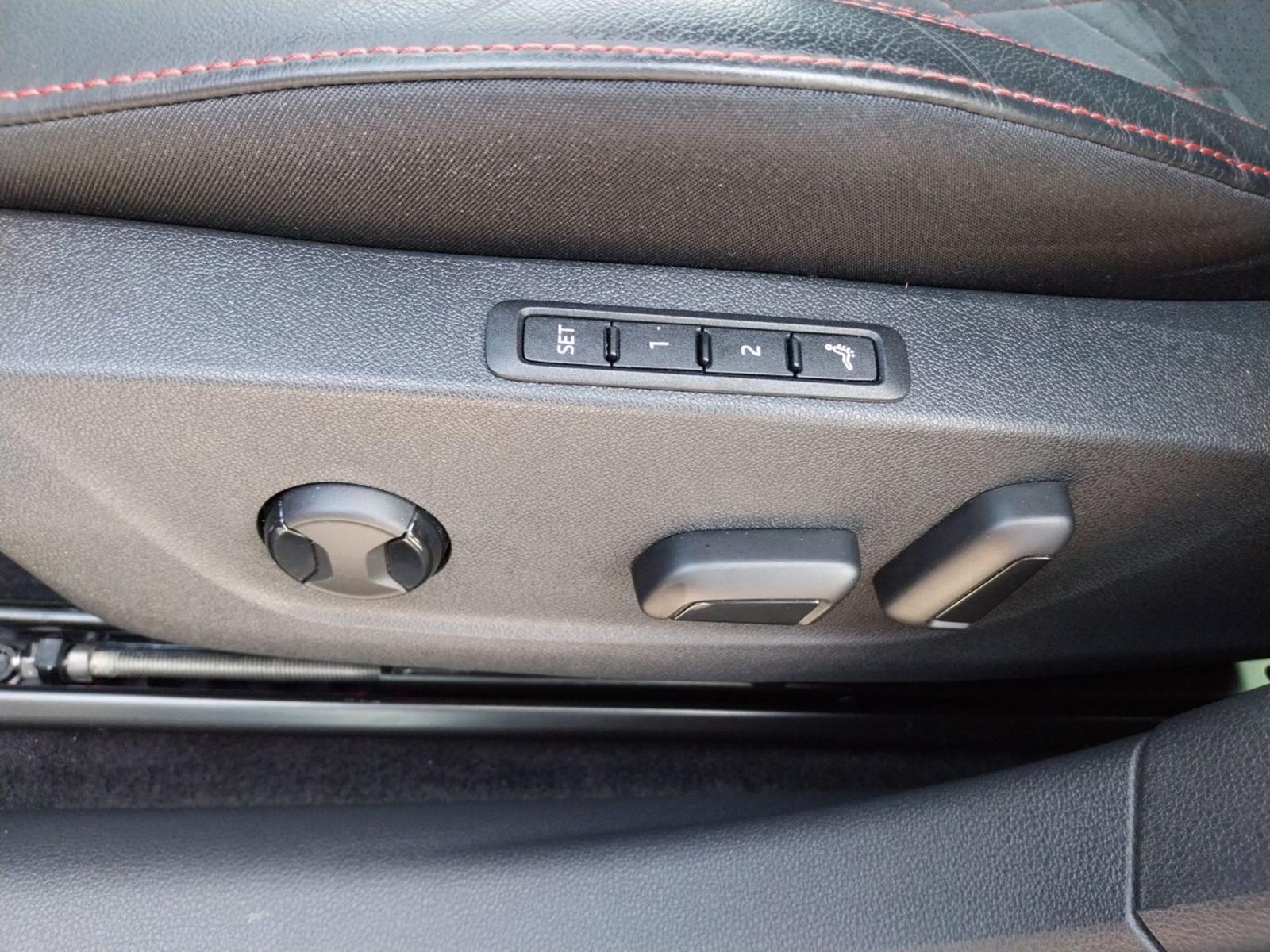 Skoda Octavia Lim. RS *AHK*DCC*NAVI*HUD*ACC*KAMERA*KES, миниатюра 8
