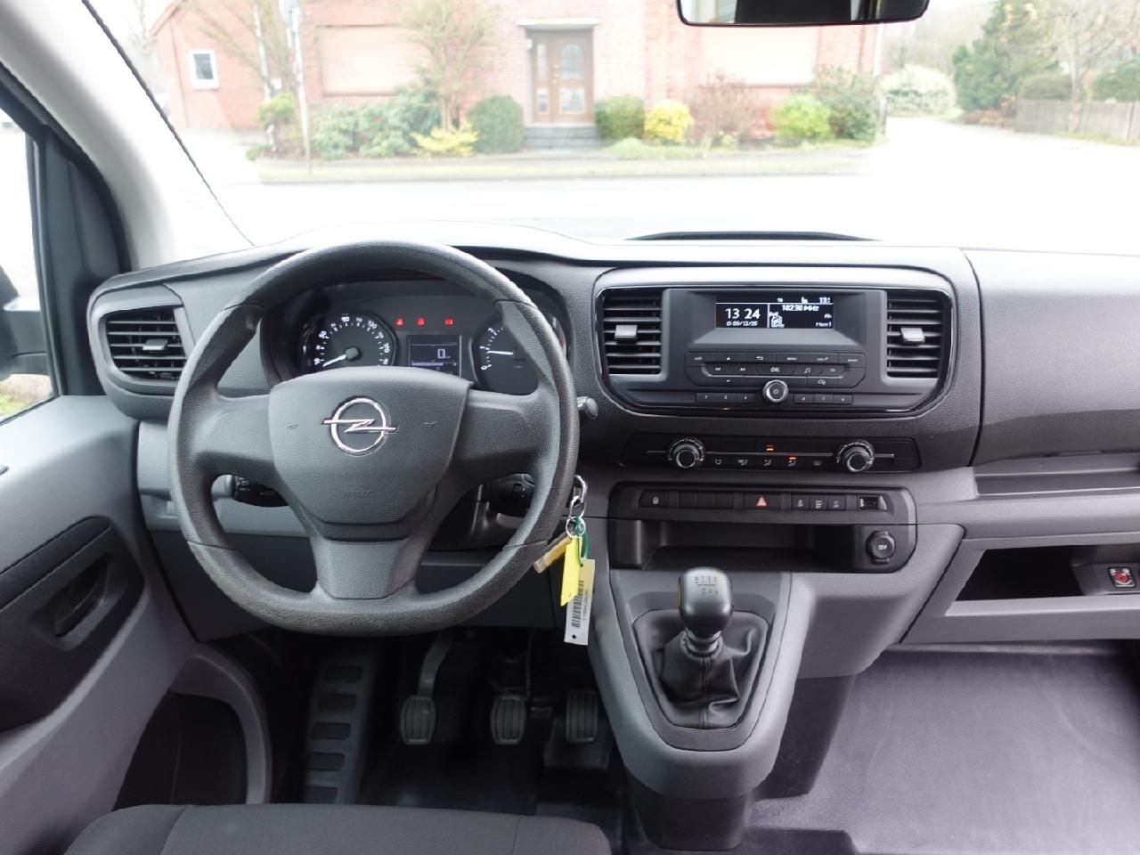 Fahrzeugabbildung Opel Vivaro 1,5 Kombi 9-Sitzer