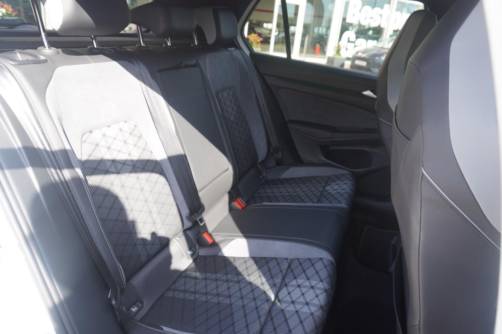 Volkswagen Golf VIII 1.5 eTSI DSG R-Line LED App Connect, миниатюра 11