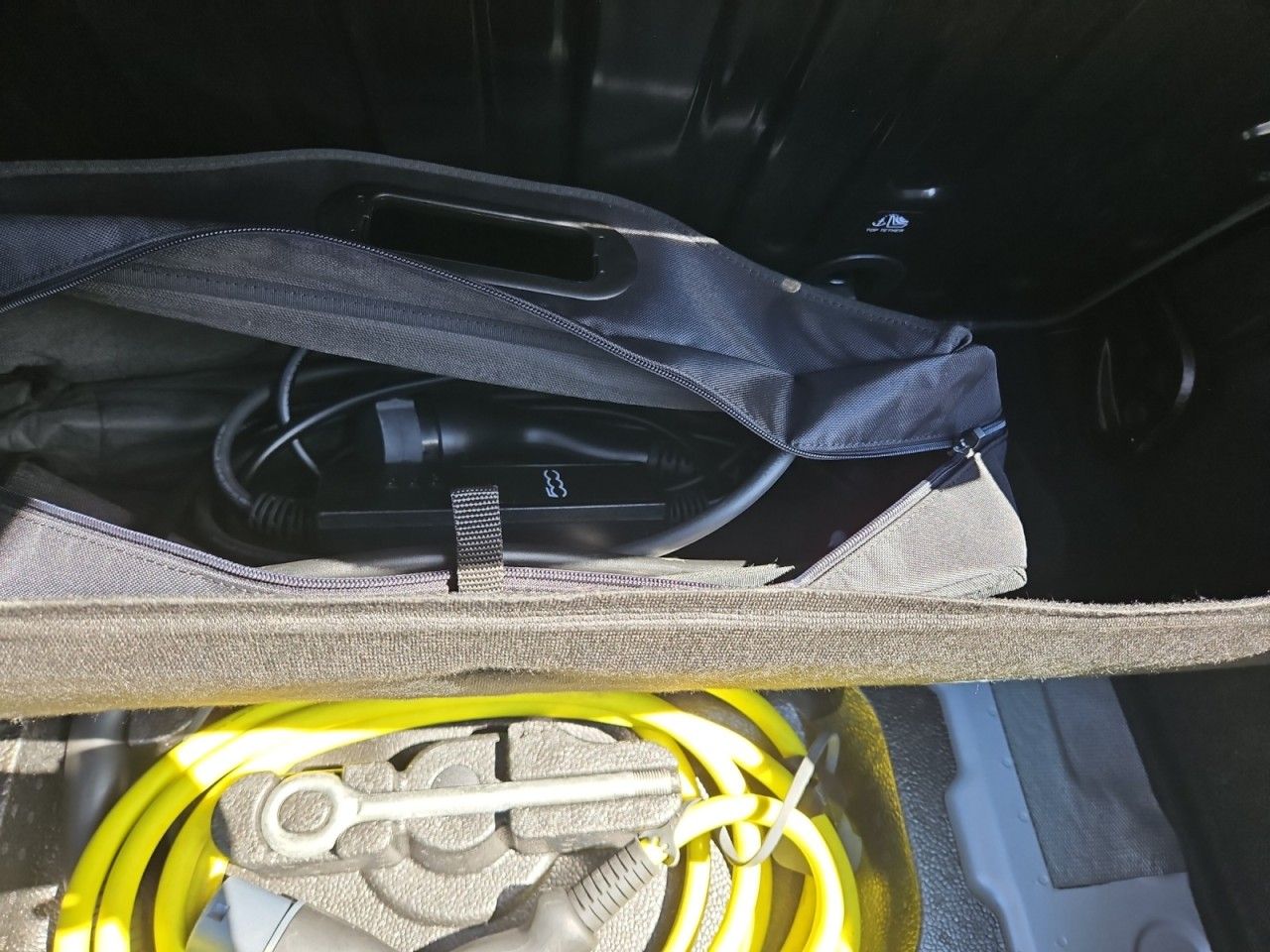 Fahrzeugabbildung Fiat 500 e Icon Batterieprotokoll,Navi 42kW Akku