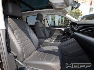 Volkswagen Touareg - 11