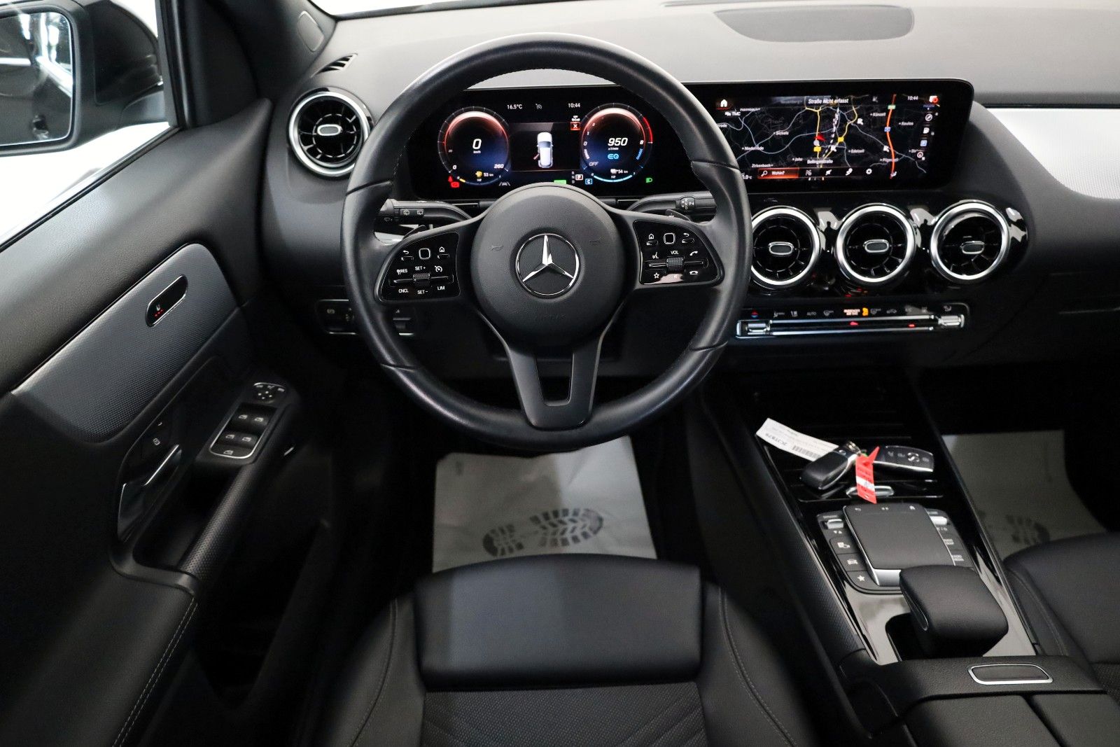 Fahrzeugabbildung Mercedes-Benz GLA 250 e Style, T.Leder, Navi ,LED, SH,Kamera