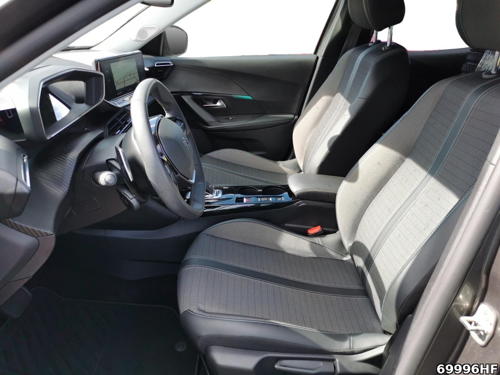 Fahrzeugabbildung Peugeot 2008 Allure Pack 1.2 PureTech 96kW *NAVI*KAMERA
