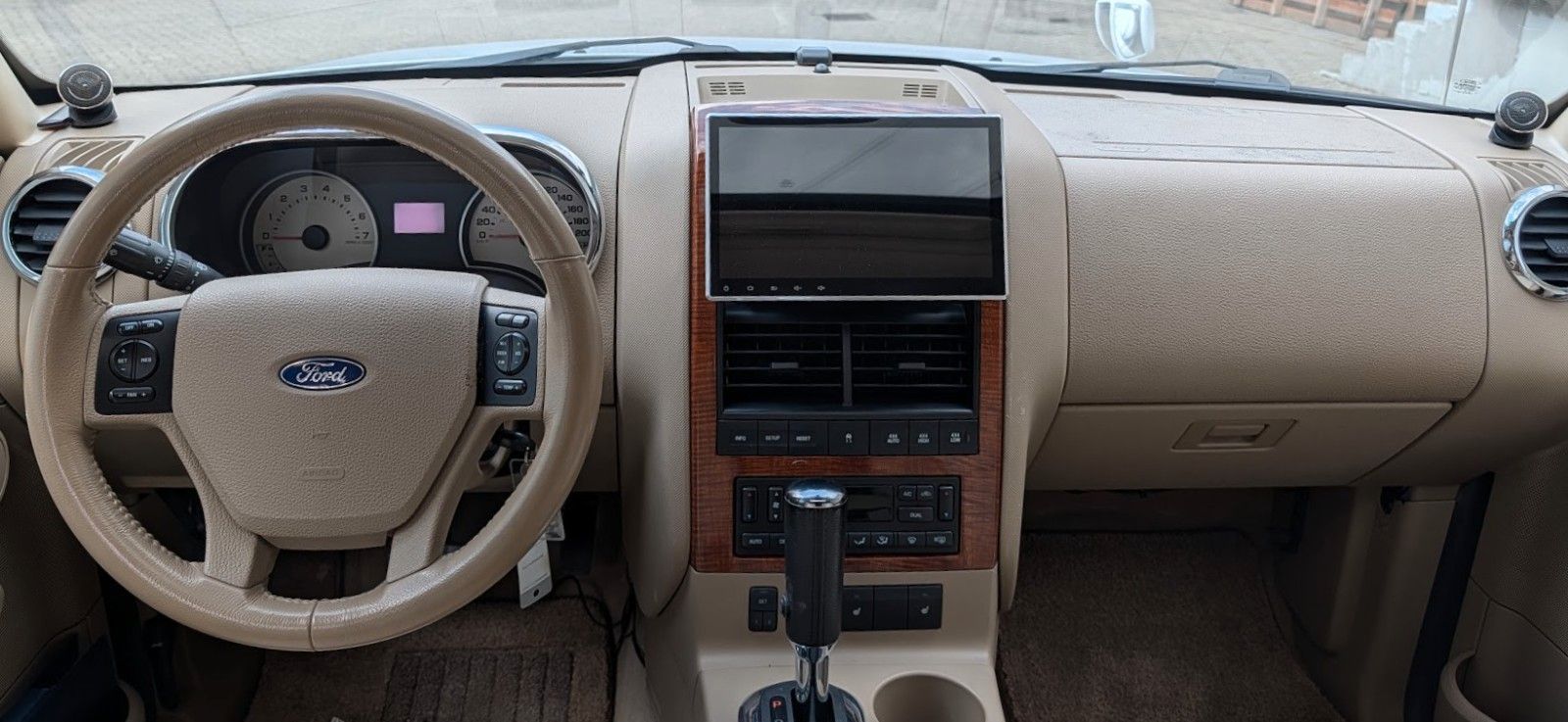 Ford Explorer V8 Eddie Bauer – Bild 7