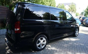 Mercedes V 220 - 5