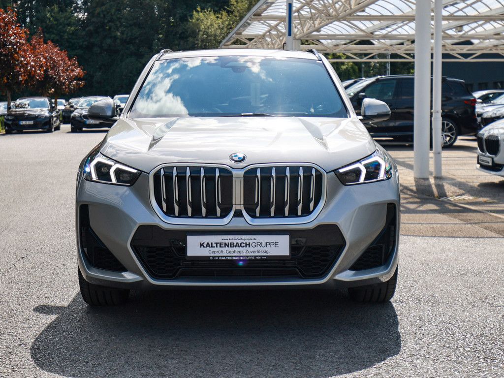 BMW X1 xDrive 23i M-Sport PANO AHK HUD 360° LED ACC foto 3
