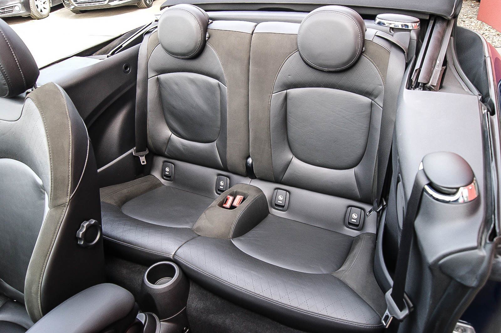 Fahrzeugabbildung MINI Cooper S Cabrio Auto HEADUP-NAVI-LEDER-VANOS NEU