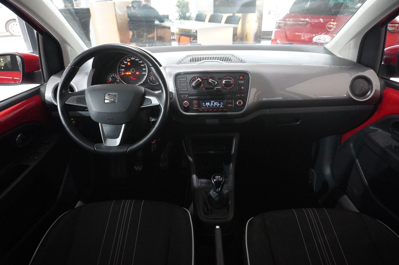 Fahrzeugabbildung SEAT Mii 1.0 SPORT 5-TÜR KLIMA/ALU/CD/AUX/NEBEL/TÜV