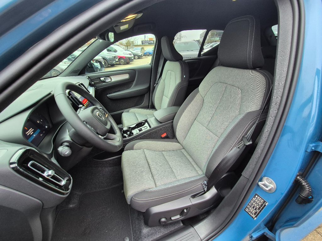Fahrzeugabbildung Volvo XC40 B3 B DKG Plus Dark+PixelLED+Allwetter+