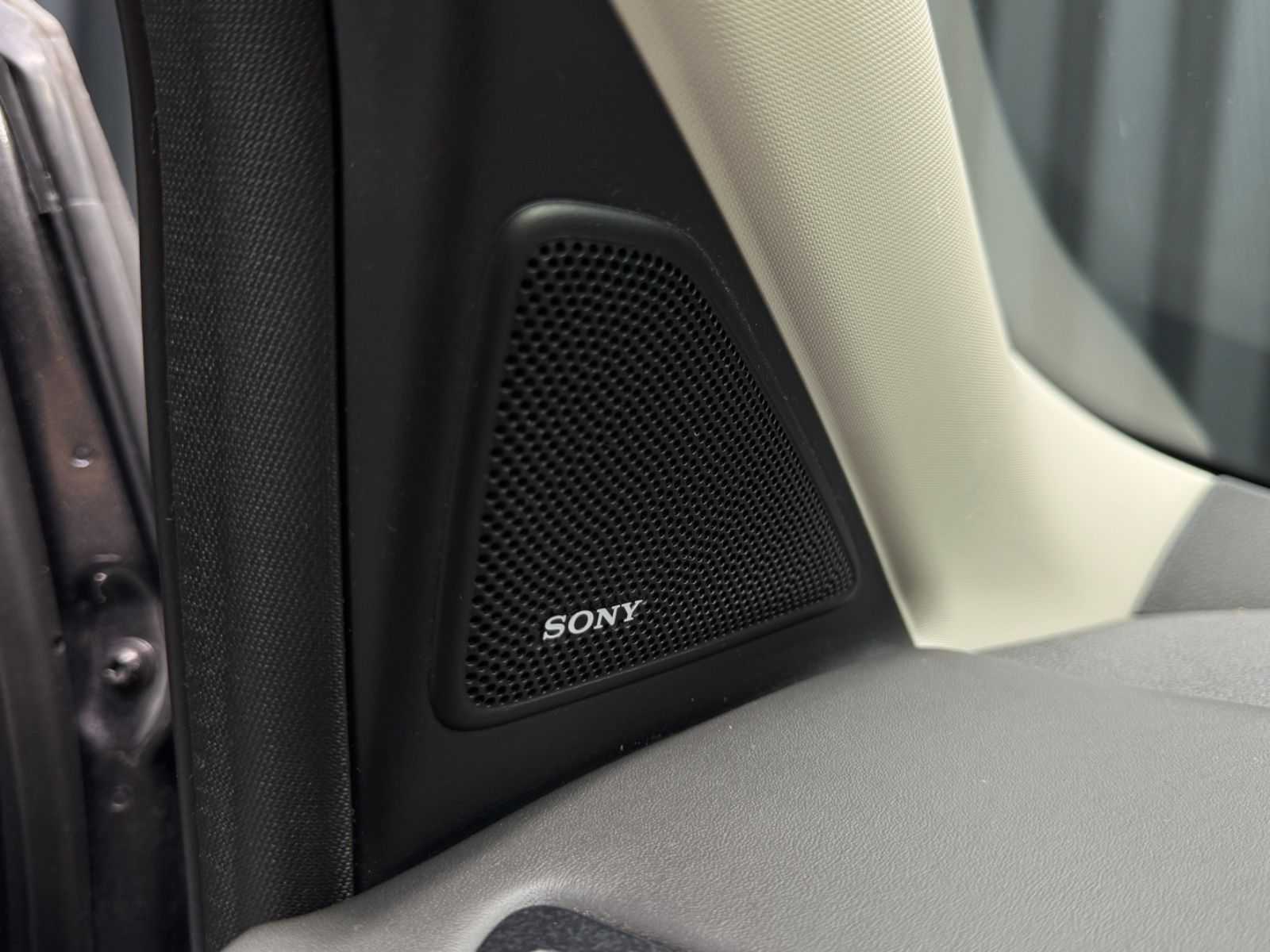 Fahrzeugabbildung Ford Kuga Vignale|SONY|AHK|NAVI|LEDER