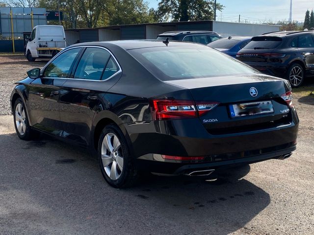 Skoda Superb 2.0 TSI DSG Limousine 4x4 CANTON/LED/