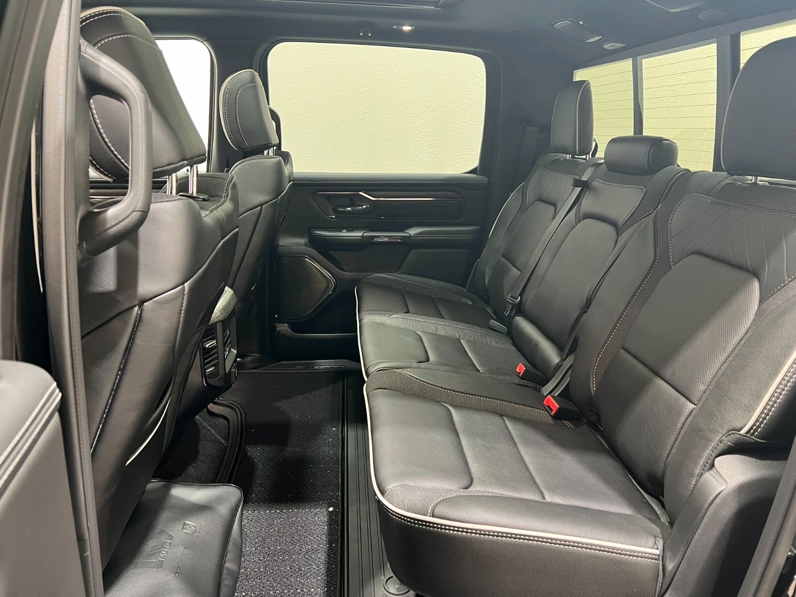Fahrzeugabbildung Dodge RAM 1500 Limited Night  H/O 3.0L