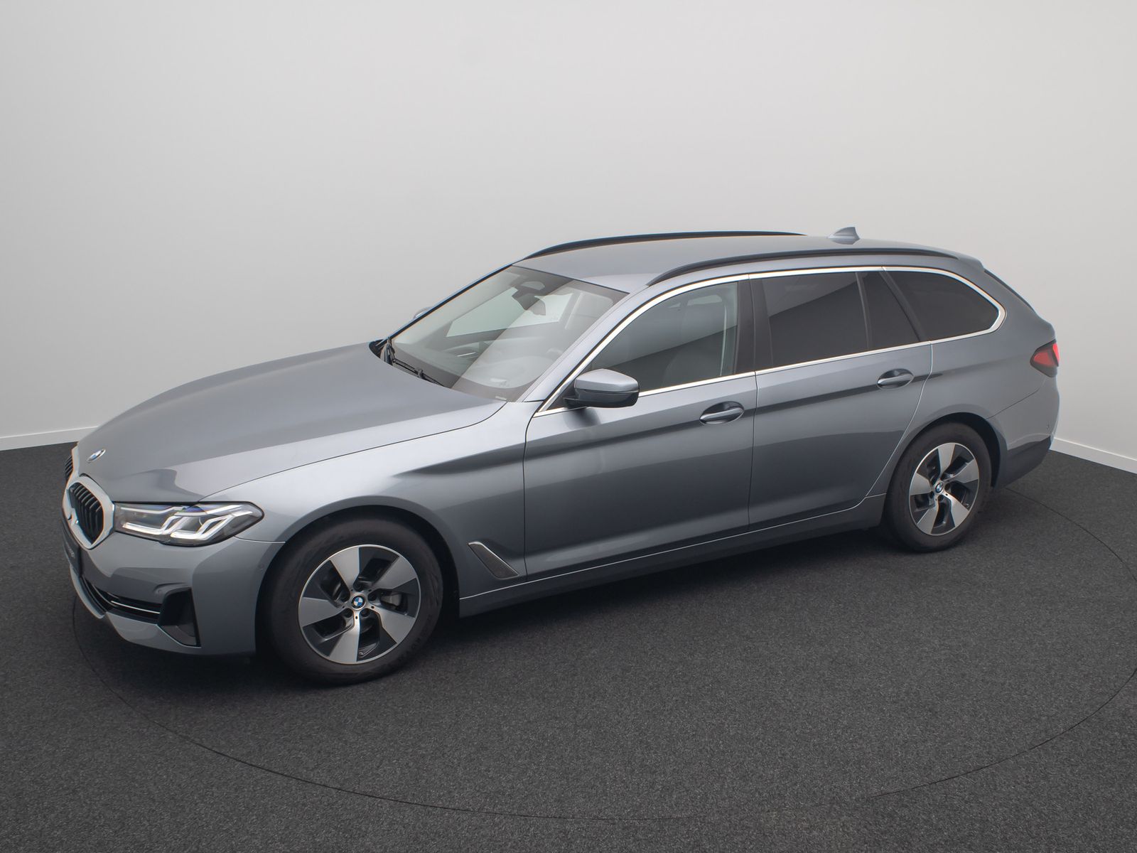 Fahrzeugabbildung BMW 520d DisplKey 4xKlima Laser HUD DAB Kamera AHK