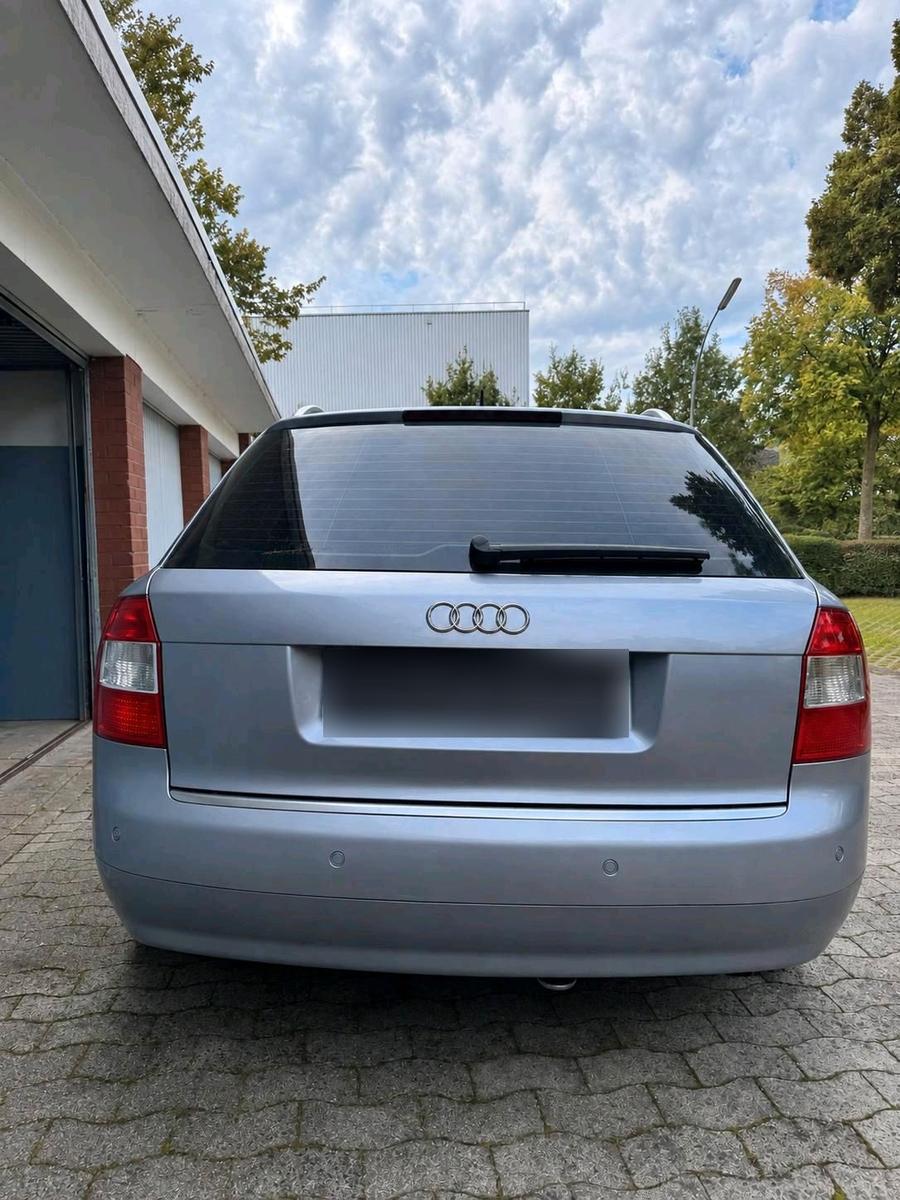 Audi A4 2004 — photo 10