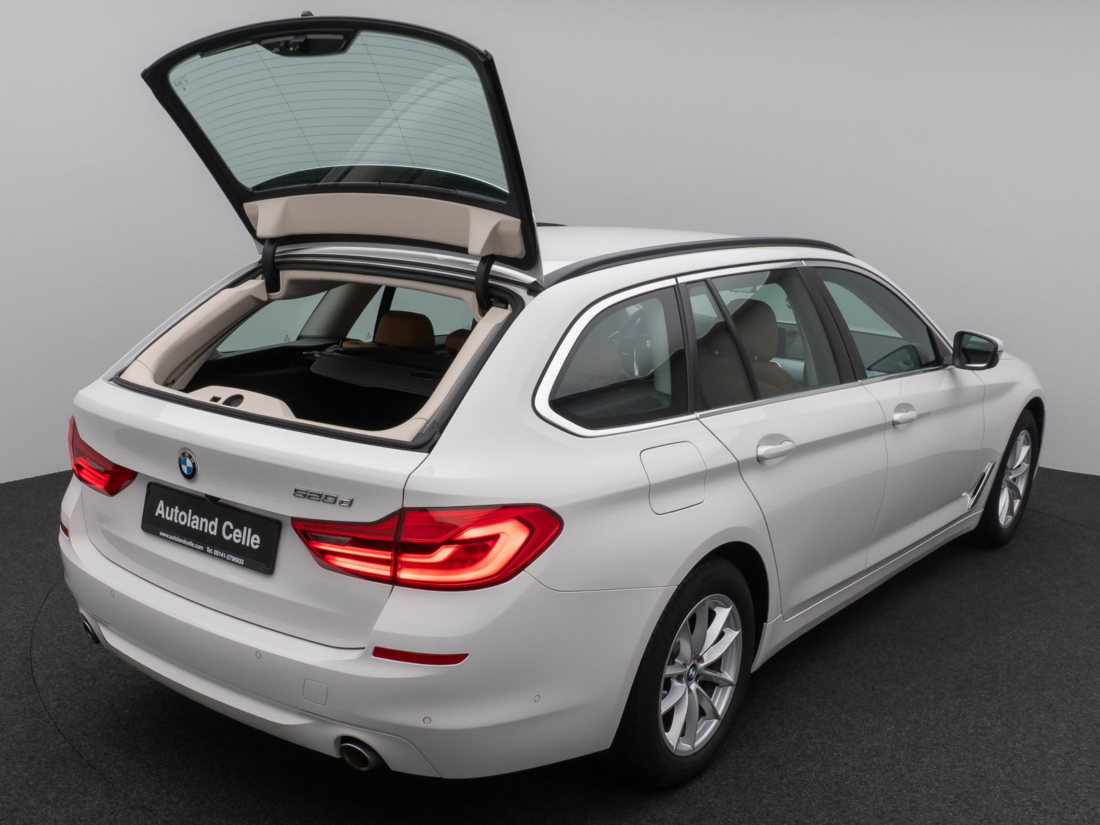 Fahrzeugabbildung BMW 520d Kamera Leder HiFi Sport AHK Alarm Parkassis