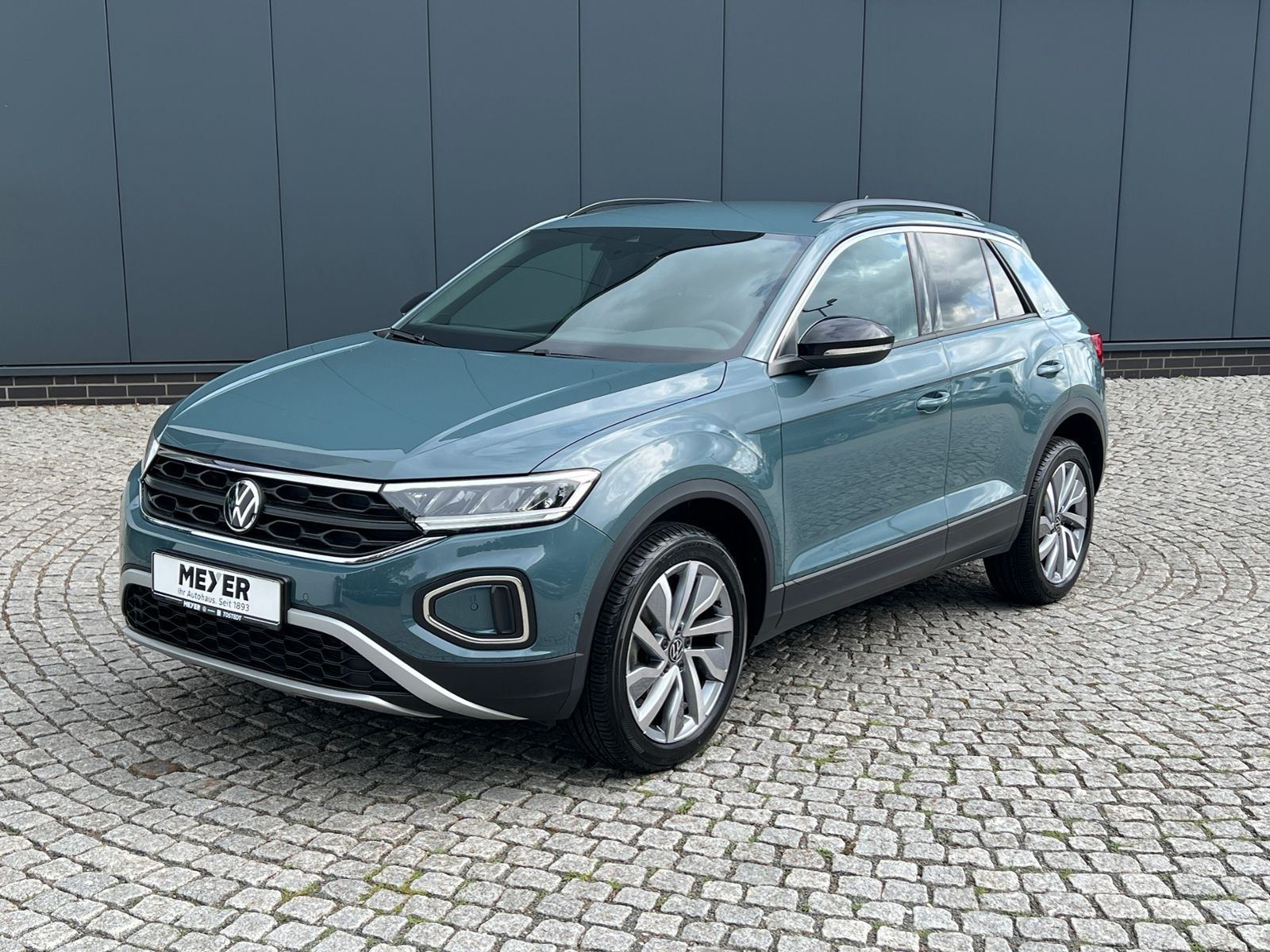 Fahrzeugabbildung Volkswagen T-Roc GOAL 1.5 TSI DSG *AHK, LED, "Plus"-Paket,