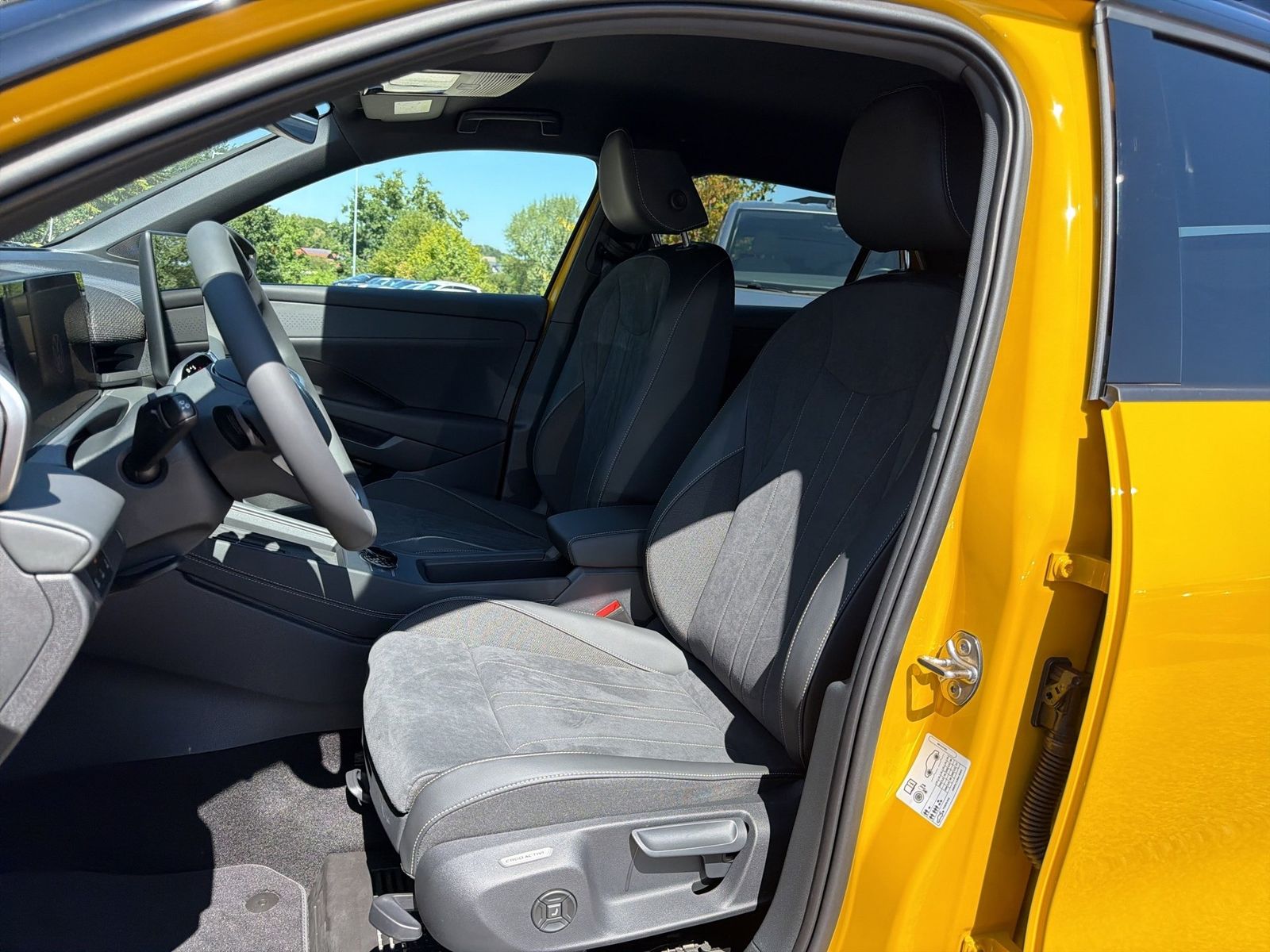 Volkswagen T-Roc - Bild 13