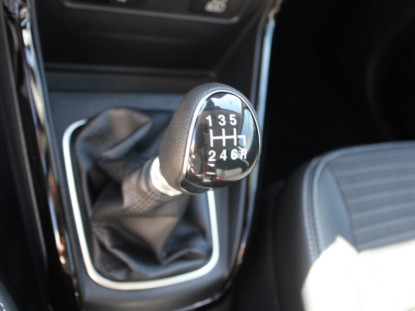 Fahrzeugabbildung Ford EcoSport Titanium 1,0 EcoBoost Start/Stopp