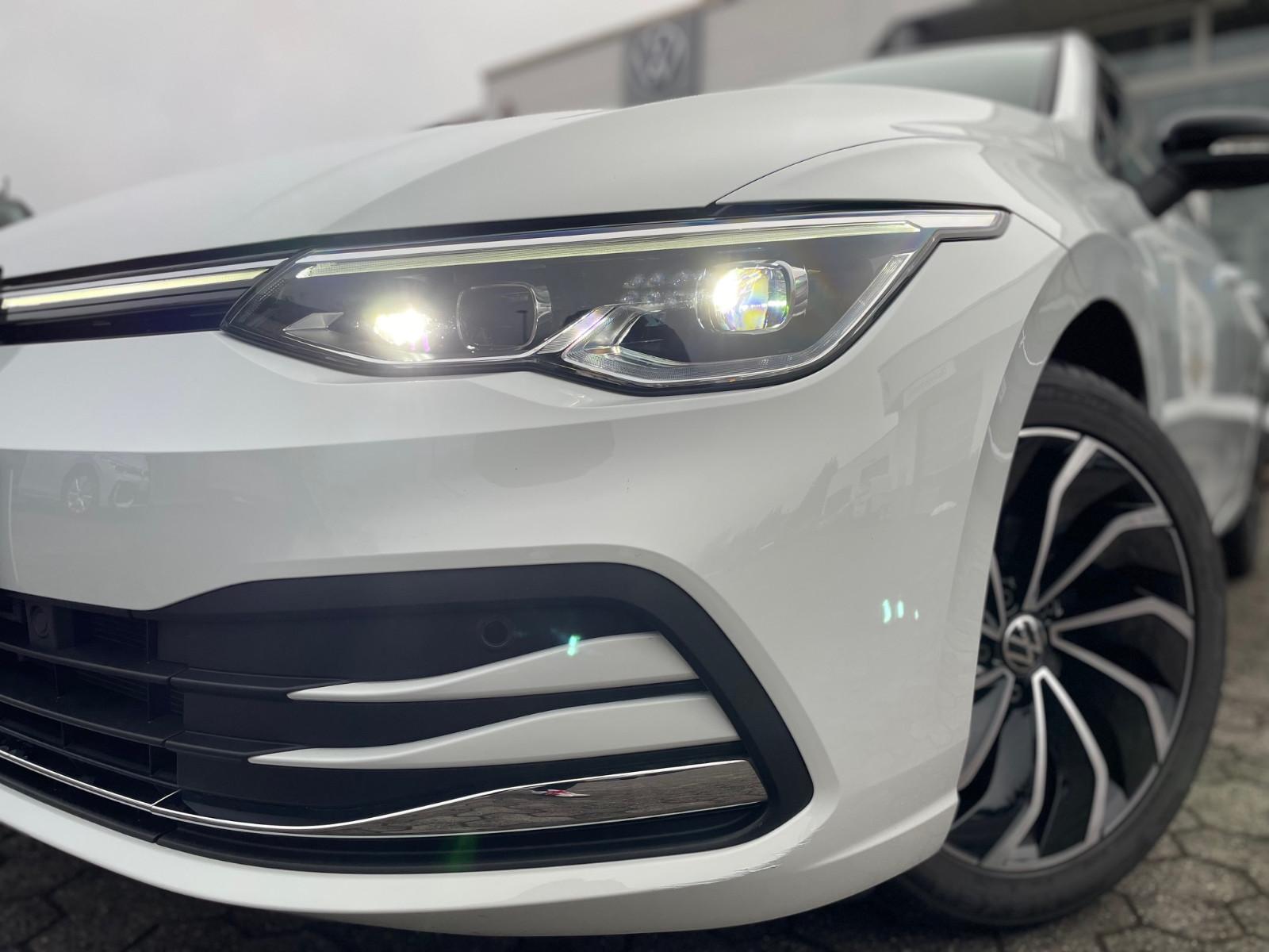 Volkswagen Golf VIII Move 1.5 TSI+LEDPlus+NAVI+ACC+CLIMA+FA
